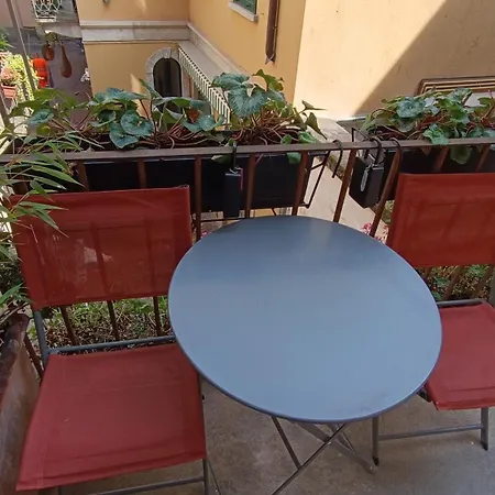 A Pochi Passi Dal Vista Vicolo Daire