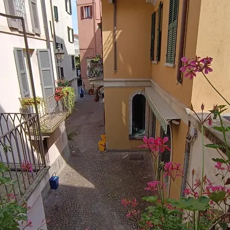 A Pochi Passi Dal Vista Vicolo Daire Lecco